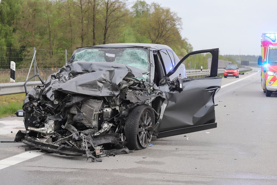 Am Sonntagabend verunglückte ein Fahrer eines Fahrzeugs auf der A7 tödlich.