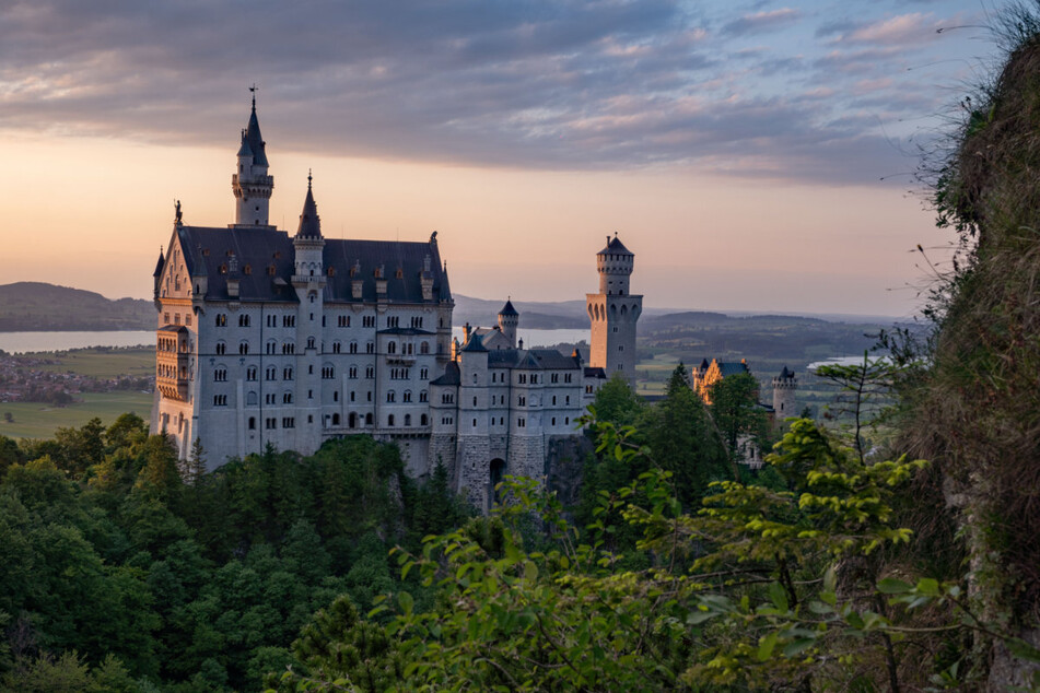 Das Schloss Neuschwanstein bei Füssen im Allgäu lockt jährlich mehr als eine Million Touristen an. Nun wurde der Bereich zu einem grausamen Tatort.