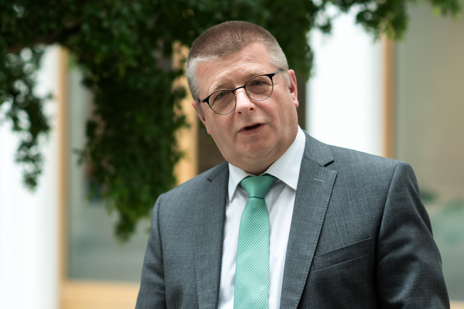Verfassungsschutz-Präsident Thomas Haldenwang hat sich zu den Demonstrationen gegen die Corona-Politik am Samstag in Berlin geäußert.