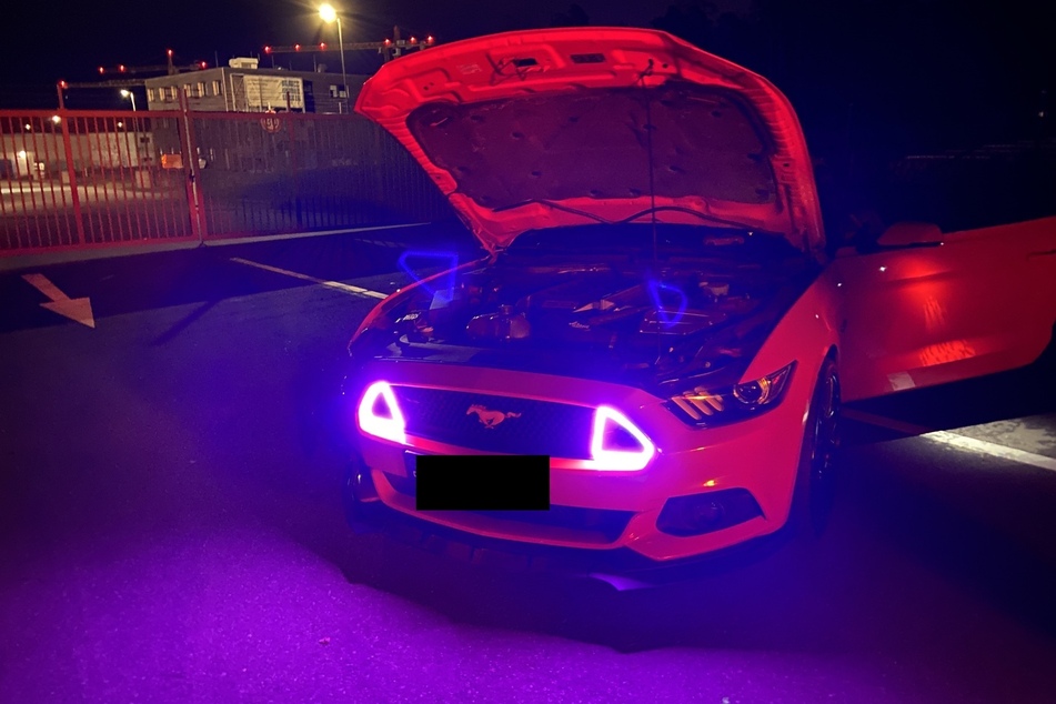 Mustang-Fahrer macht sein Auto zum Silvesterkracher - für die Polizei ist's kein Feuerwerk