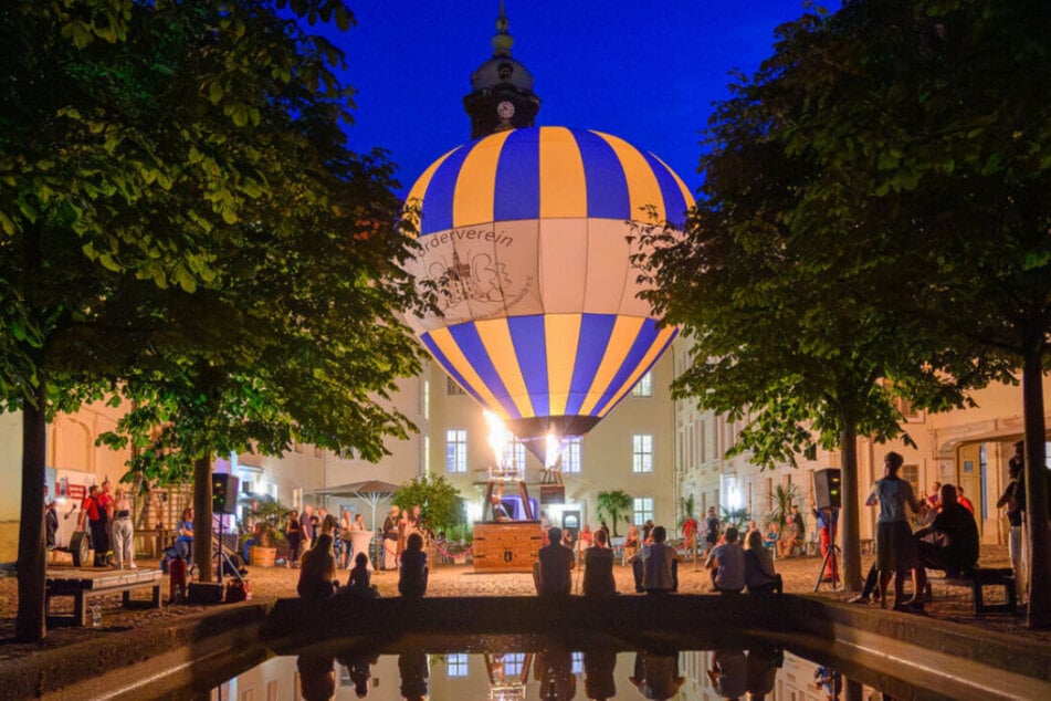 Eine magische Nacht erwartet Euch am Schloss Lichtenwalde.