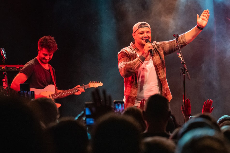 "Endlich Live!": Singer/Songwriter Georg Stengel (30) war am Mittwoch zu Gast im Leipziger Täubchenthal. Es war der zweite Termin seiner allerersten Club-Tour, die ihn unter anderem auch nach Berlin, Hamburg und München führt.