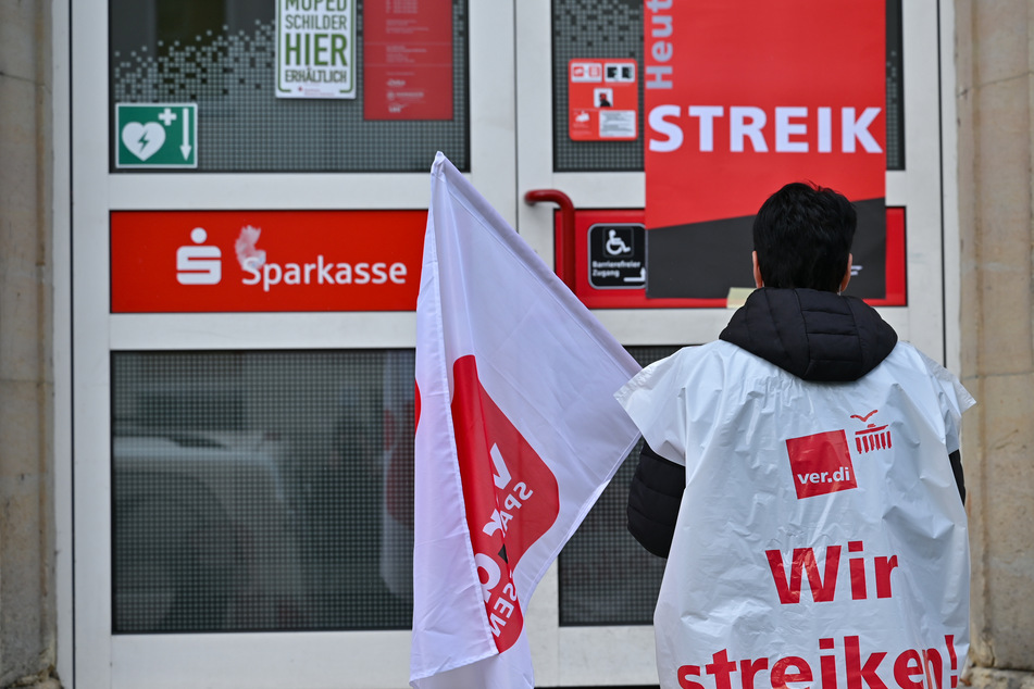 Rund 350 Beschäftigte verschiedener Institute beteiligten sich an dem Warnstreik. (Symbolfoto)