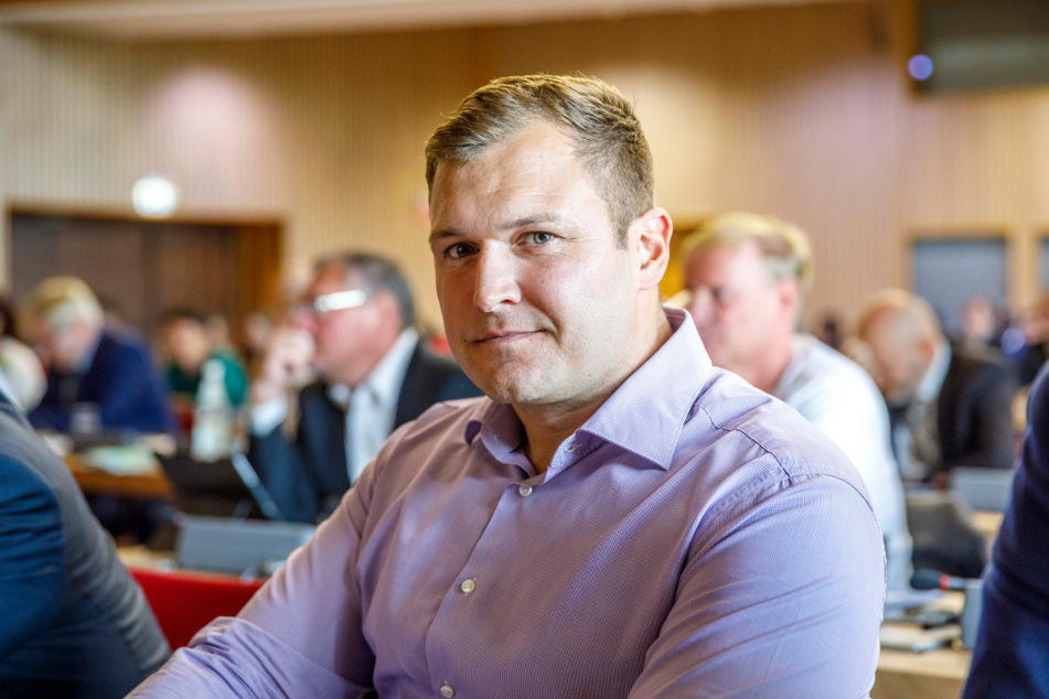 AfD-Stadtrat Thomas Ladzinski (32) will Einheimische beim Wohnen bevorzugen. (Archivbild)