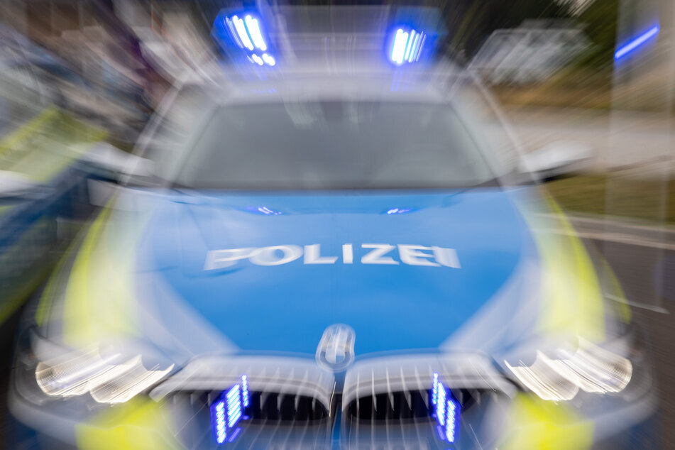 Ein BMW-Fahrer lieferte sich im Vogtland eine waghalsige Verfolgungsfahrt mit der Polizei. (Symbolbild)