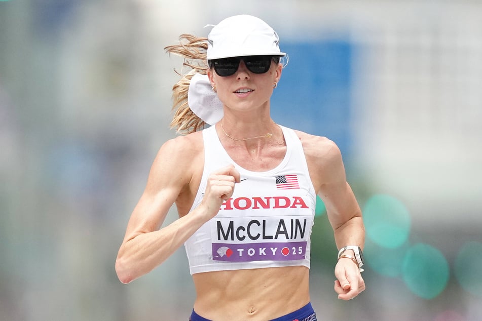 Jessica McClain (34) erlebte bei den amerikanischen Halbmarathon-Meisterschaften unverschuldet ihr blaues Wunder.