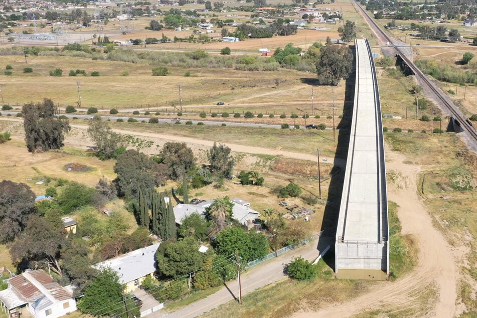 Brücke erregt die Gemüter: Milliarden-Projekt wird zur Lachnummer