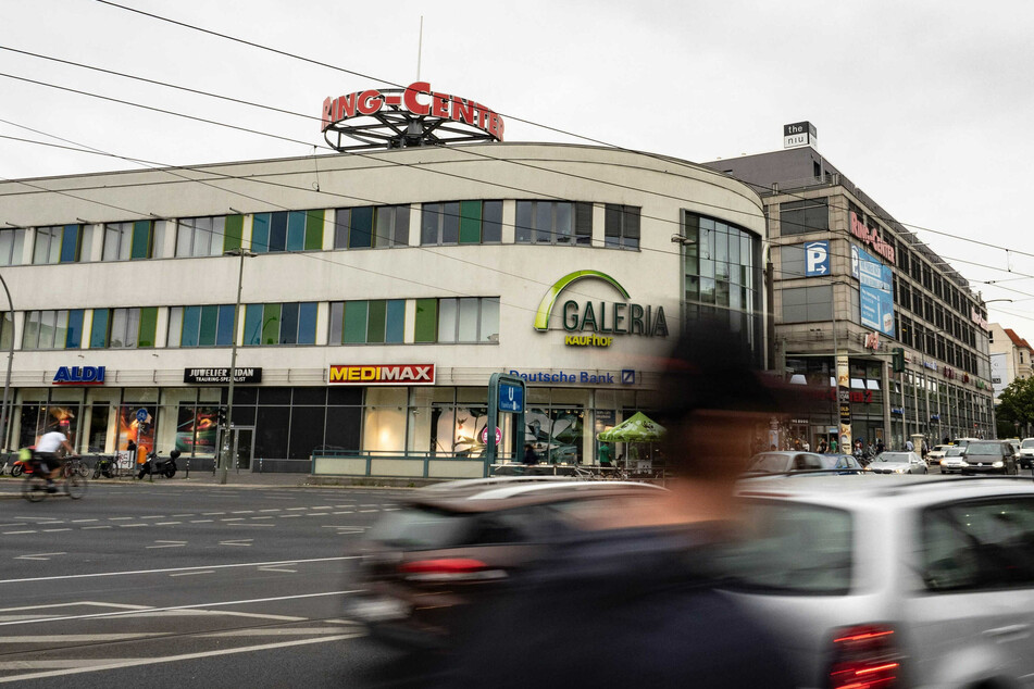 Die Filiale in der Frankfurter Allee steht auch auf der roten Liste.