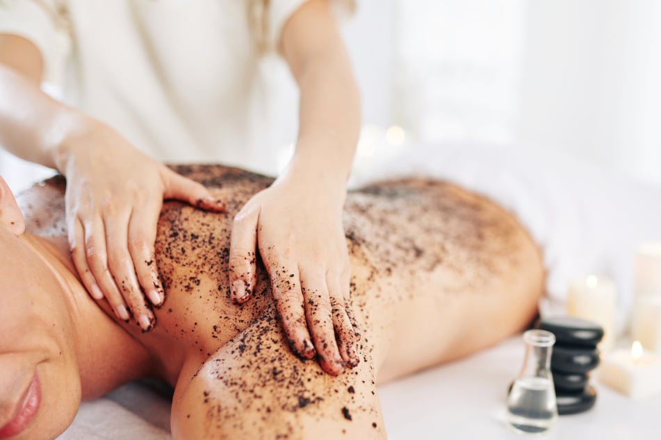 Die Seele baumeln lassen, bei der Kakaobutter-Massage entspannen und den Kopf ausschalten.