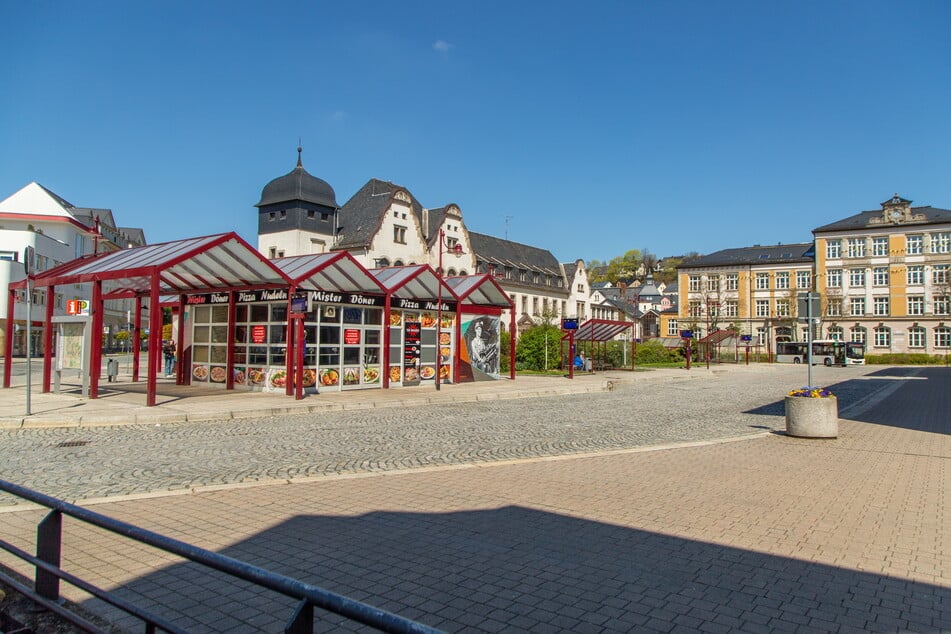 Der Postplatz in Aue (Erzgebirge) gilt als Kriminalitäts-Hotspot der Stadt. Die Polizei führt hier regelmäßig Spontan-Razzien durch.