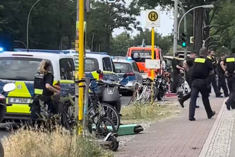 Die Berliner Polizei musste wegen einer heftigen Auseinandersetzung in einem Freibad einschreiten.
