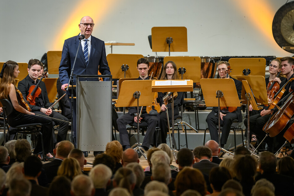 Brandenburgs Ministerpräsident Dietmar Woidke (63, SPD) gedachte am gestrigen Samstag der Friedlichen Revolution vor 35 Jahren.