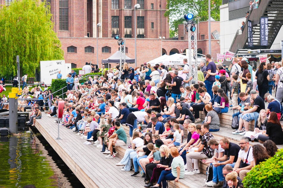 Live-Acts und prominenter Besuch sorgen für ein cooles Shopping-Wochenende am Treptower-Kanal.