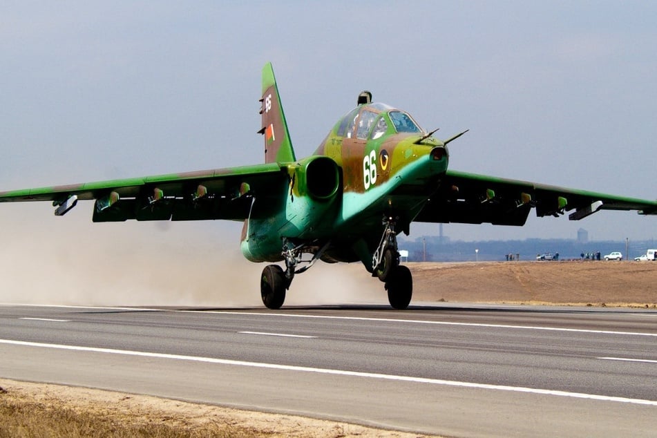 Belarus will seine Kampfflugzeuge vom Typ Suchoi Su-25 für den Einsatz taktischer Atomwaffen umrüsten.