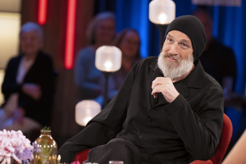 Torsten Sträter (60) hat über seinen Kampf gegen den Krebs gesprochen.