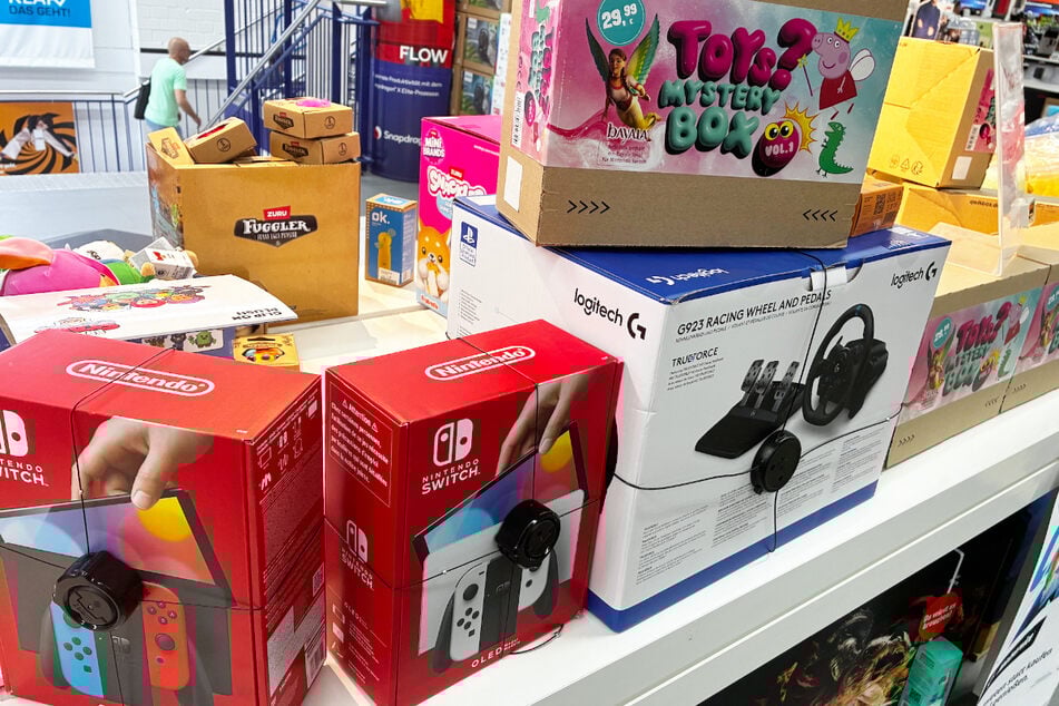 Zeugnis bei MediaMarkt und Saturn vorzeigen und pro Einser oder Zweier je 1 Euro bekommen!