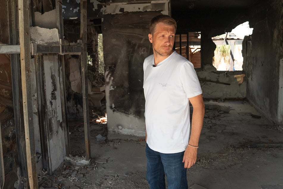 Oliver Pocher (47) bei seinem Besuch im Kibbuz Nir Oz am Rande des Gaza-Streifens.