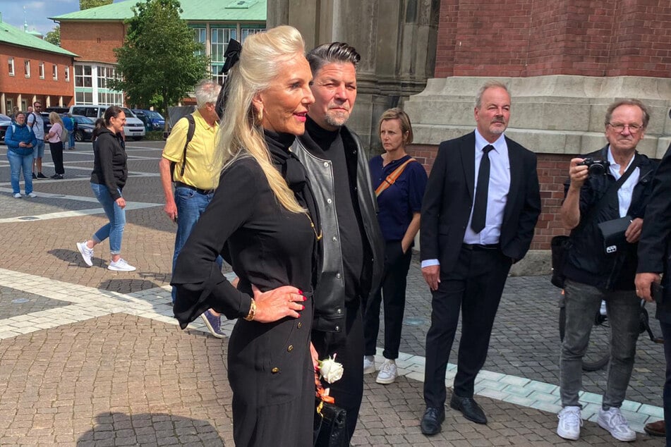Weitere Gäste sind Marion Fedder sowie Tim Mälzer und Till Demtrøder.