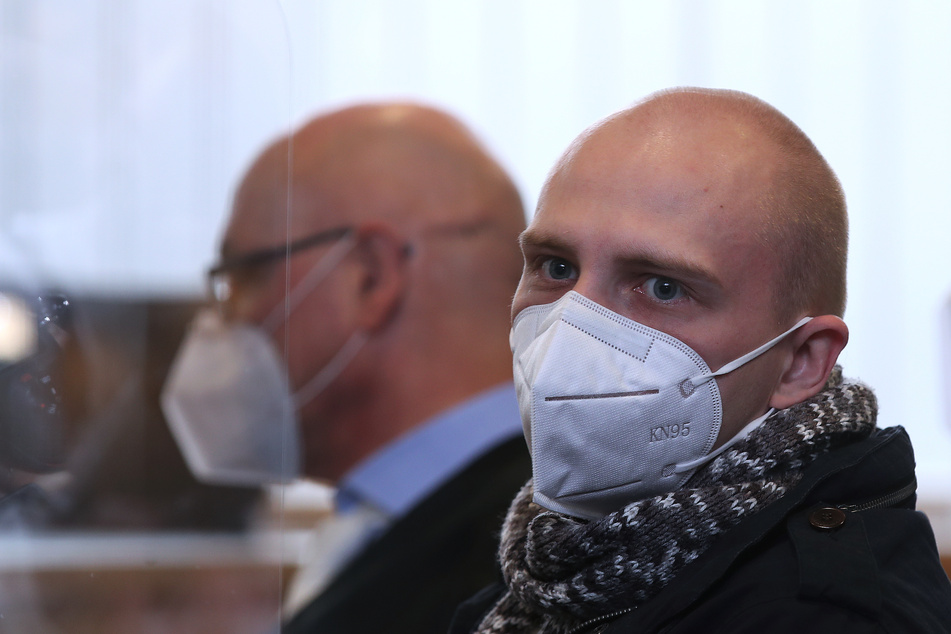 Stephan Balliet (28, r.) werden 13 Straftaten vorgeworfen, unter anderem Mord und versuchten Mord.