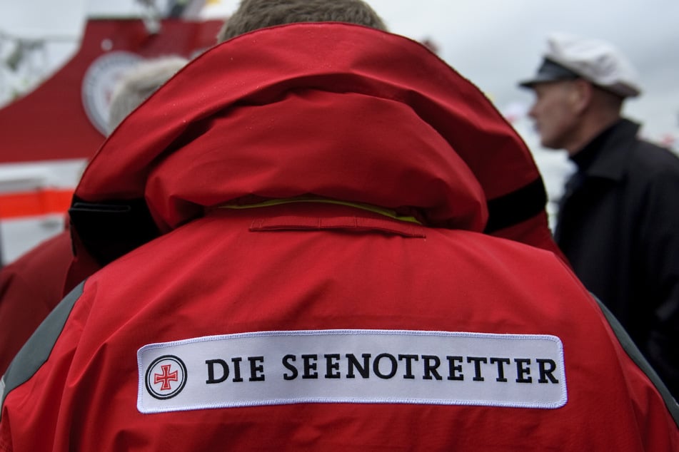 Das havarierte Segelschiff wurde von den Seenotrettern nach Cuxhaven geschleppt. (Symbolbild)