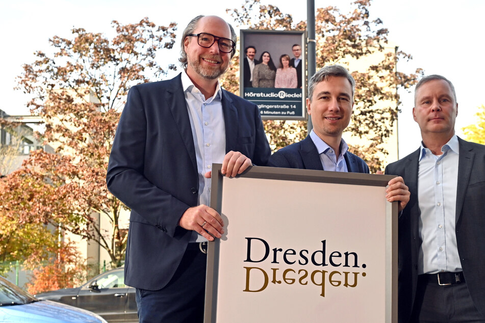 Vom Rathaus abgesegnet: Neue Werbeschilder an Dresdens Straßenmasten