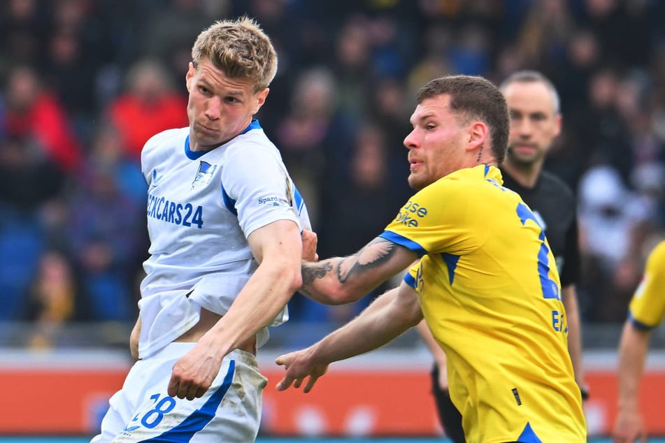 Luca Schuler (27, l.) war mit zwei Alutreffern der Pechvogel des Tages.
