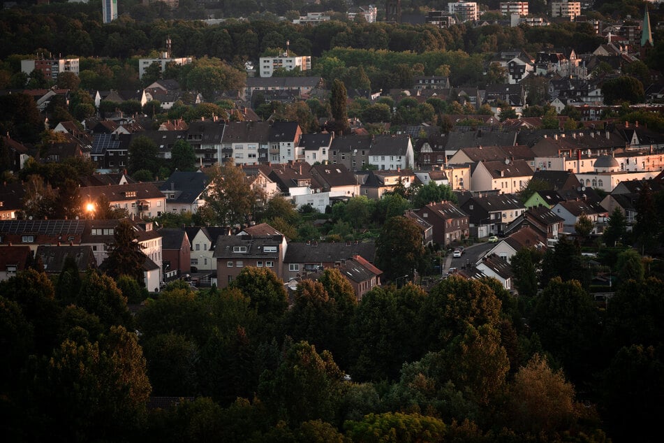 Mutter and Child live in North Rhine-Westphalia Herten between Essen and Dortmund.