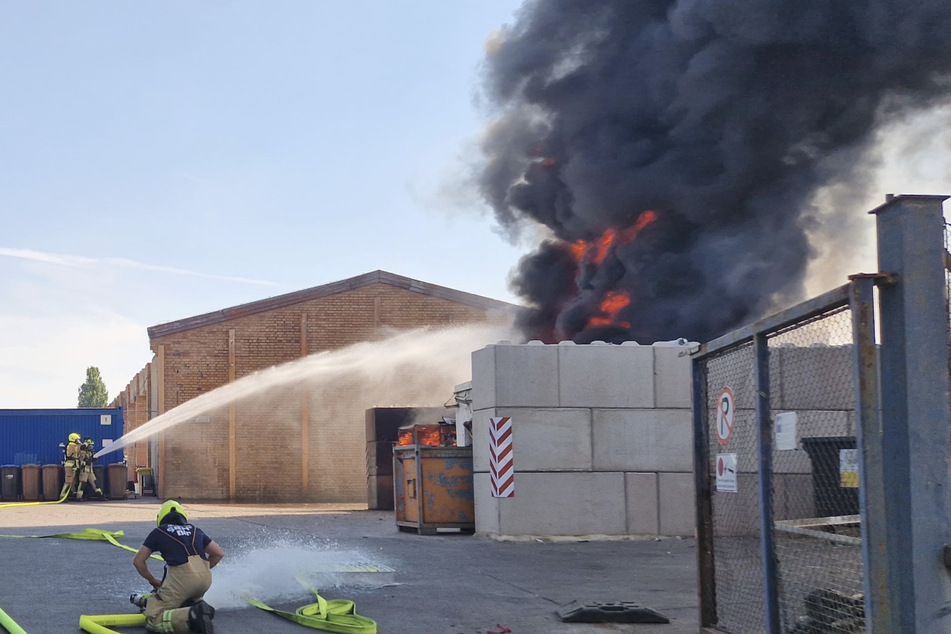 Die Feuerwehr konnte das Feuer schnell unter Kontrolle bringen.