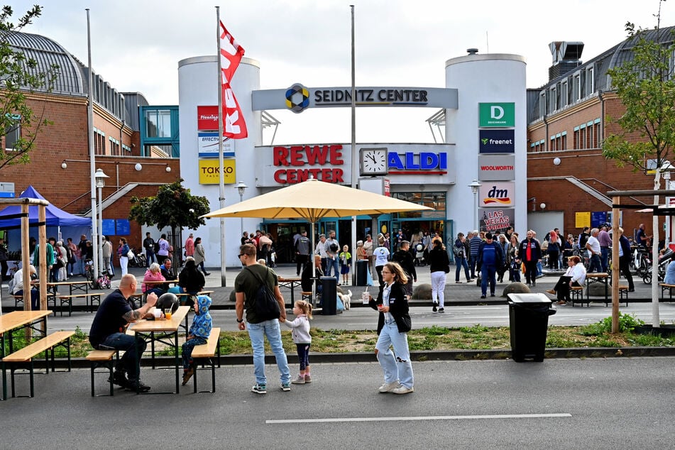 Für das Eröffnungsfest wurde für 24 Stunden die Enderstraße vorm Center gesperrt.