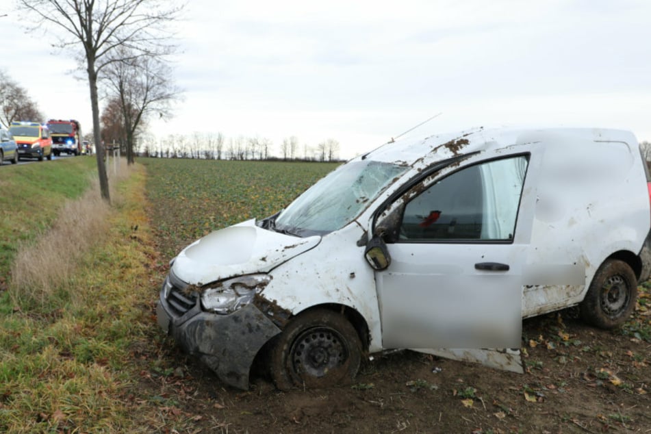 Glück im Unglück: Der Dacia überschlug sich. Der Fahrer des Wagens kam mit leichten Verletzungen davon.