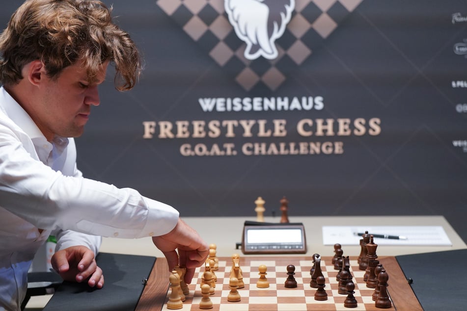 Magnus Carlsen (34) geht mit dem Weltverband FIDE auch durch seine neue Freestyle-Chess-Bewegung auf Konfrontationskurs.