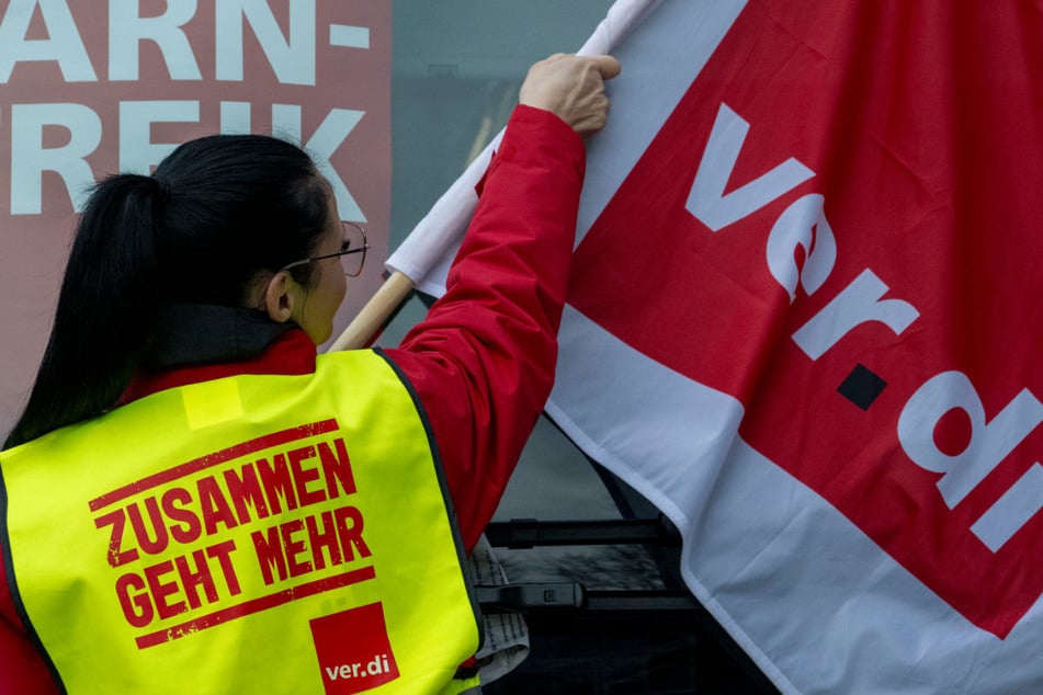 Mit den Arbeitsniederlegungen wollen die Mitglieder von Verdi den Druck auf die kommende Tarifrunde erhöhen.