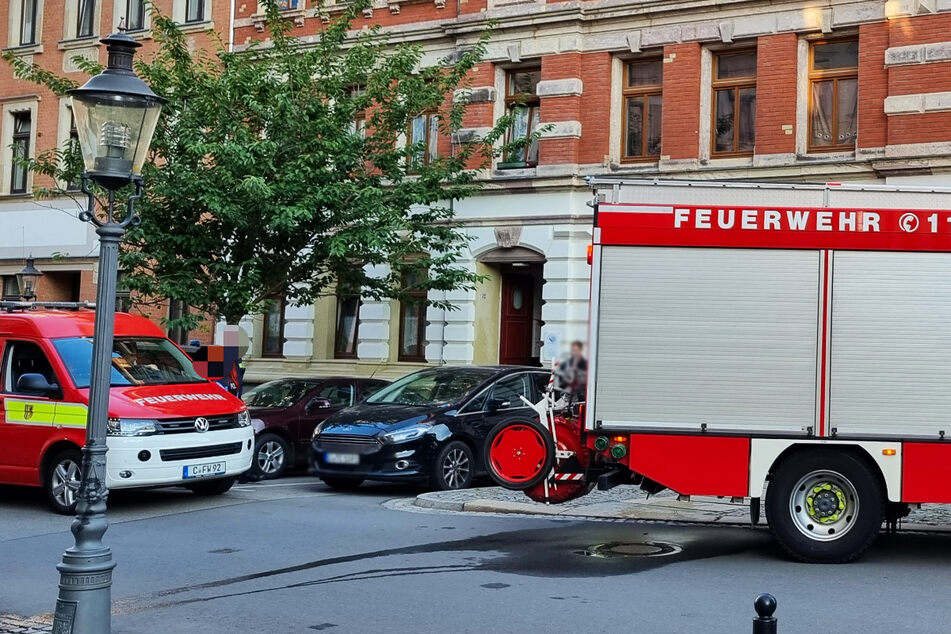 Chemnitz: Kinderwagen angezündet! Feuerwehreinsatz auf Chemnitzer Sonnenberg