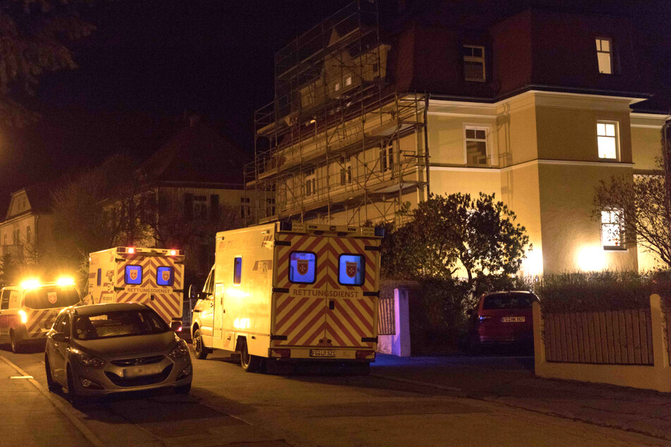 In der Nacht zu Sonntag hat ein Mann in der Johann-Sebastian-Bach-Straße in Freiberg seine Frau erschossen.