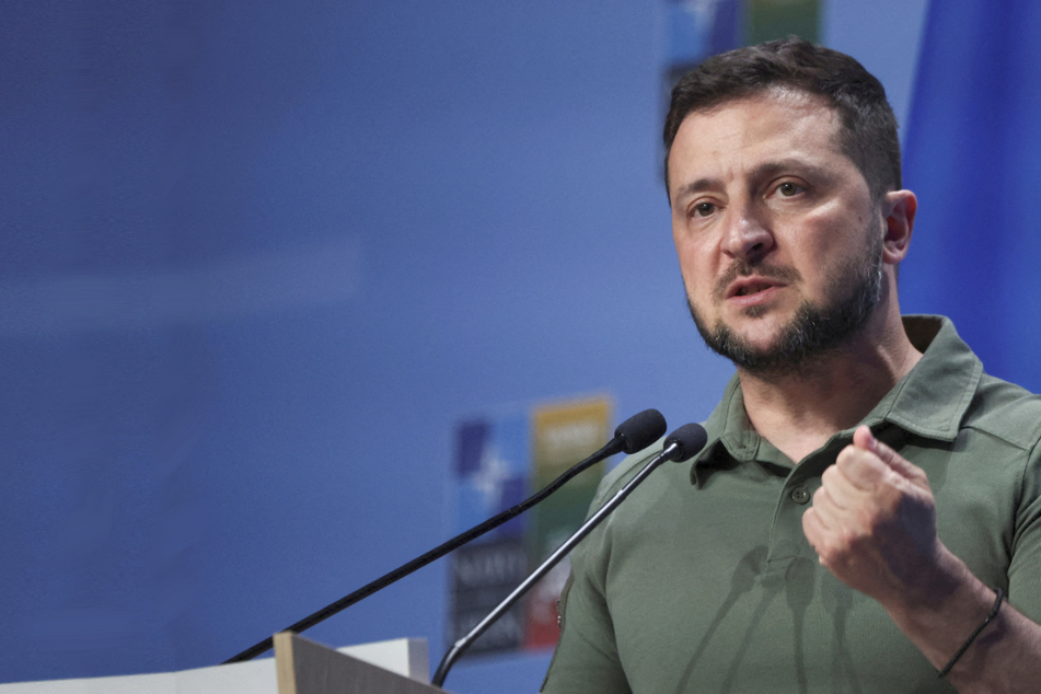 Zelensky fires top military officials in startling move as Russia makes advances