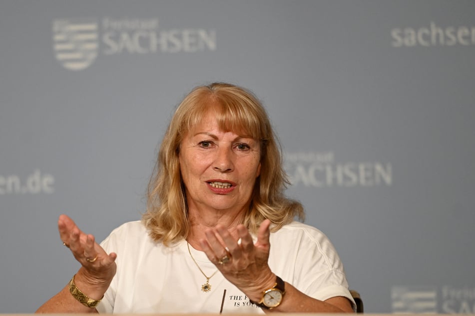 "Der Bericht ist Bestandsaufnahme und Indikator für die Zielgenauigkeit integrationsfördernder Maßnahmen", sagte Sozialministerin Petra Köpping (68, SPD).