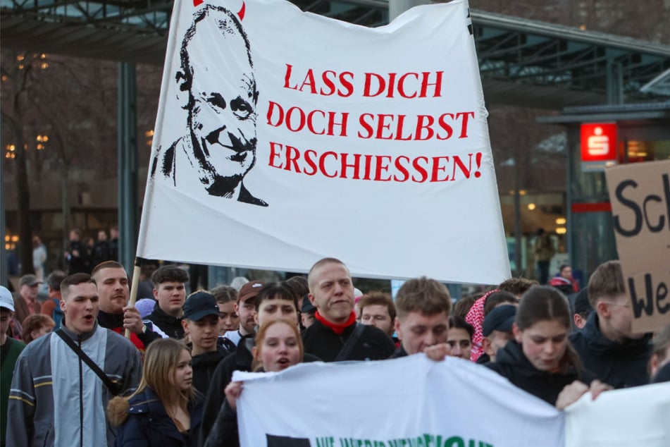 Schulstreik: Sächsische Schüler protestieren gegen die Wiedereinführung der Wehrpflicht