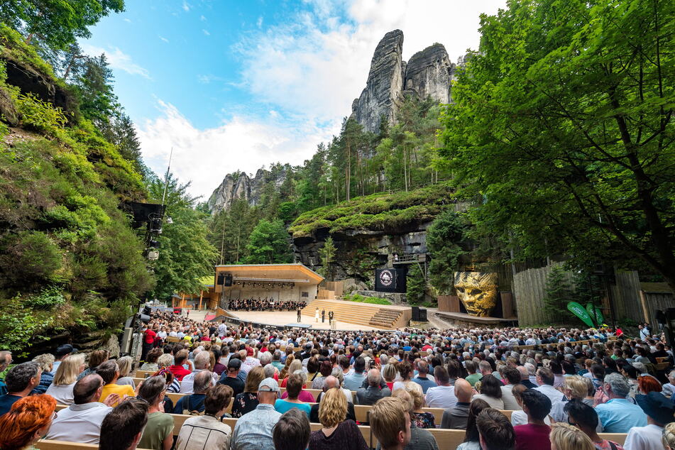 Die Felsenbühne Rathen liegt inmitten der Sächsischen Schweiz. (Archivbild)