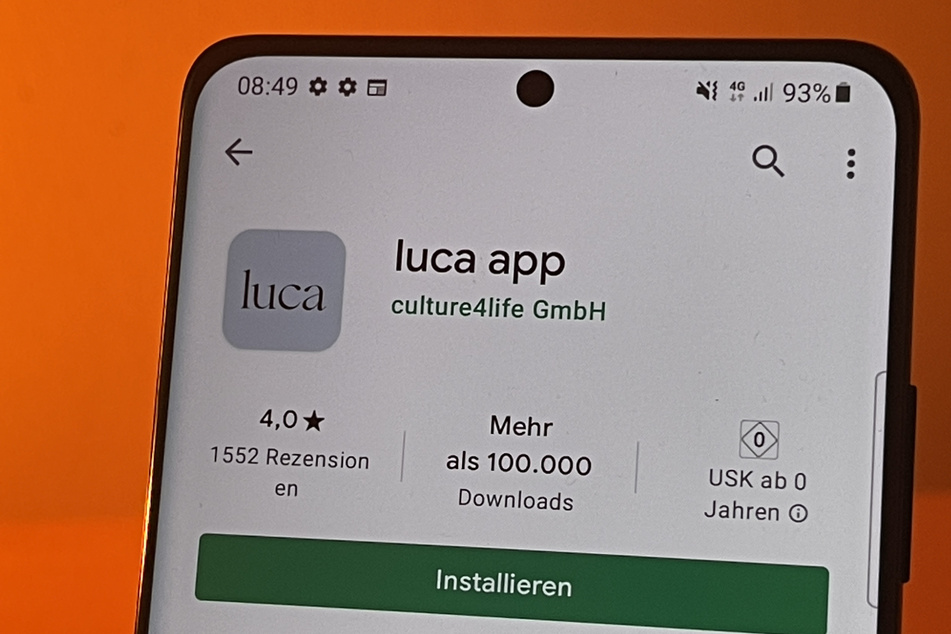 Die Luca-App im Google Play Store auf einem Android-Smartphone.