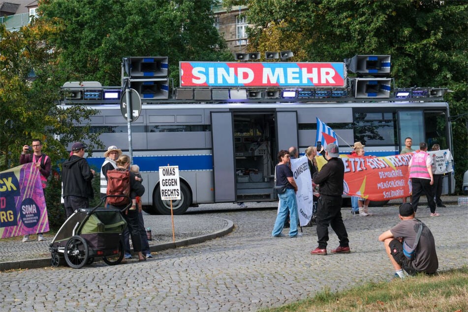 Landtagswahl in Sachsen-Anhalt: AfD-Nachwuchs tagt in Magdeburg - Gegendemonstranten vor Ort