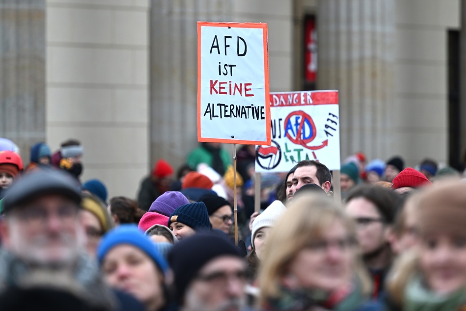 Tausende demonstrieren in Kiel gegen AfD und Rechtsextremismus