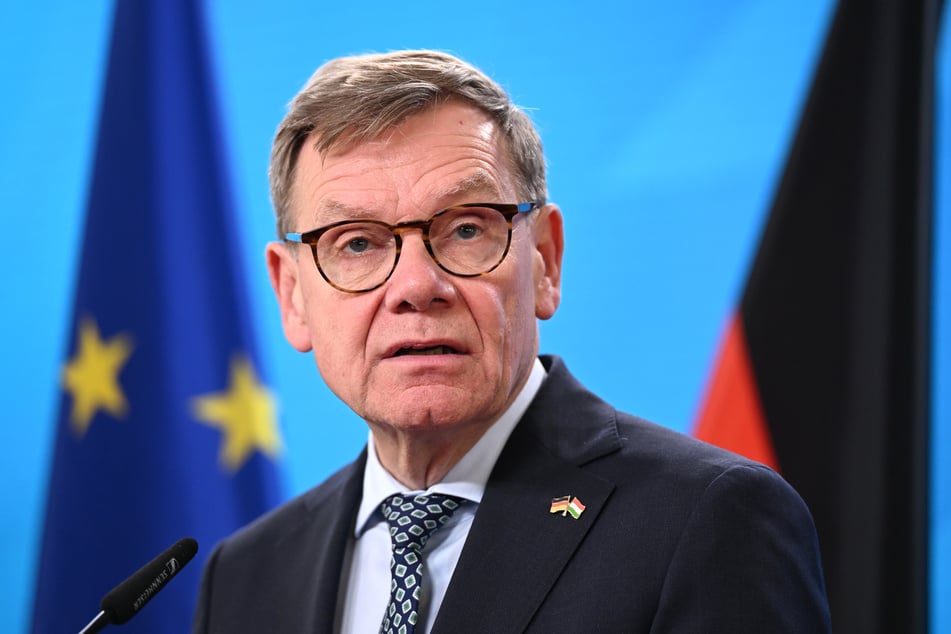 Bundesaußenminister Johann Wadephul (63, CDU) wirbt bei EU-Beitrittsverfahren für Kiew um Geduld.