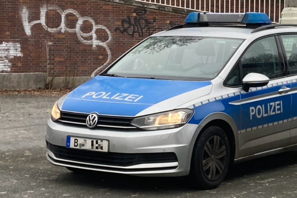 Im Berliner Ortsteil Wittenau kam es zu einem blutigen Streit zwischen zwei WG-Bewohnern, zu dem die Polizei alarmiert wurde. (Symbolbild)