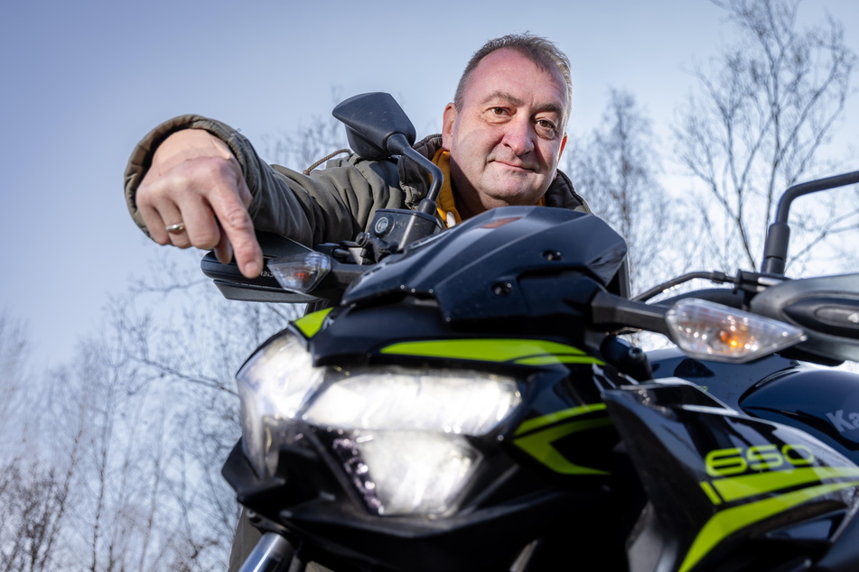 Fahrlehrer Mathias Hetzel (57) gibt Tipps zum Saisonstart für Motorradfahrer.