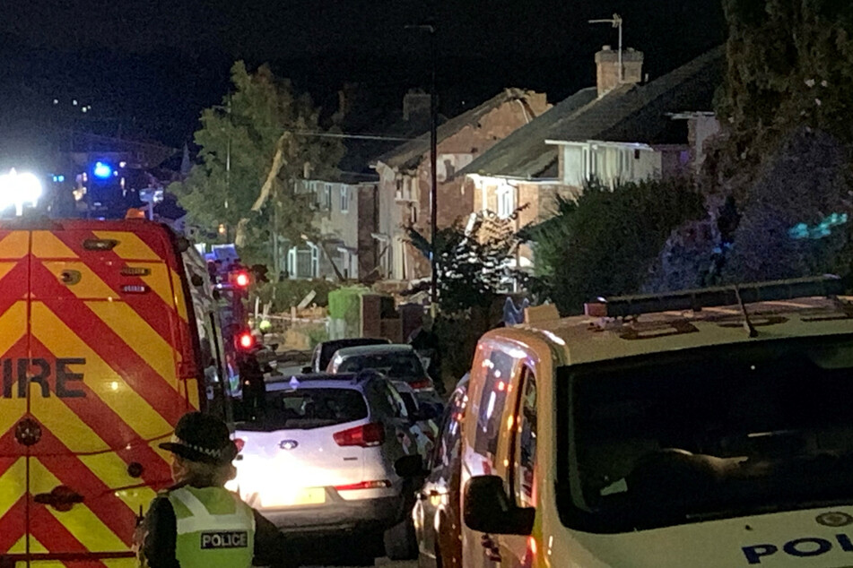 Haus durch Explosion zerstört: Fünf Menschen verletzt