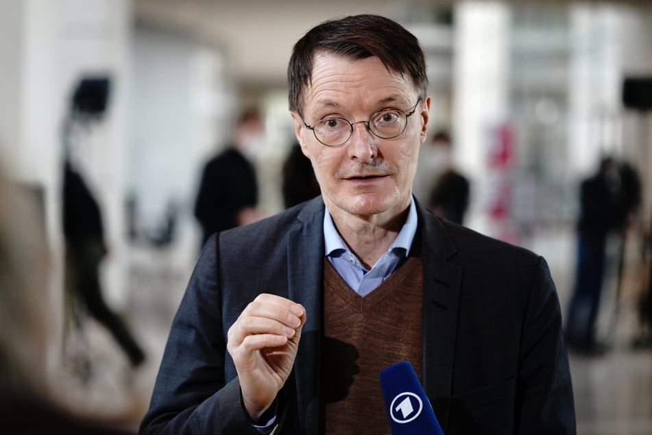 Karl Lauterbach (58), Gesundheitsexperte der SPD, hält die aktuellen Öffnungen während der Corona-Krise für ein falsches Signal.