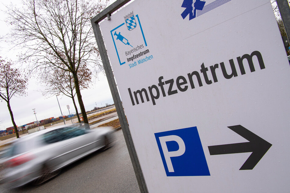 Bayerische Impfzentren vor Marathon: Ab April 111.000 Impfungen am Tag geplant!