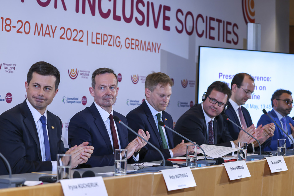 Auf dem Weltverkehrsforum in Leipzig sicherten Verkehrsminister mehrerer Länder der Ukraine ihre Unterstützung zu.