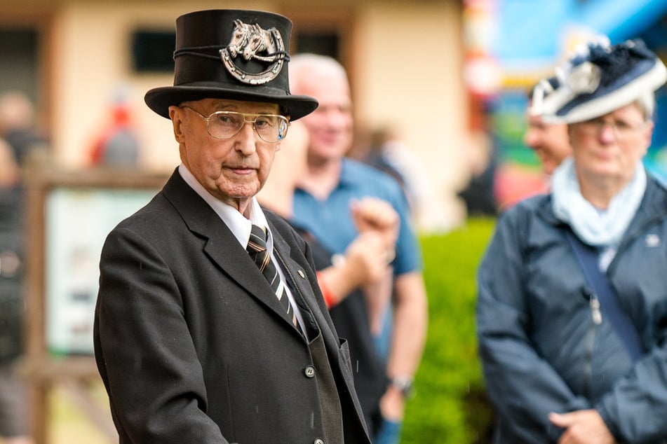 Peter Berner (76) gewann den Hutwettbewerb im Outfit seines Großvaters.