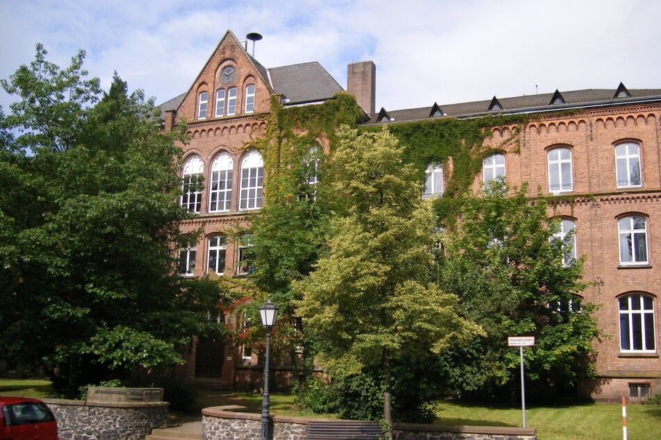 Die Theodor-Heuss-Schule in Homberg (Hessen) musste aufgrund einer verdächtigen Beobachtung geräumt werden.